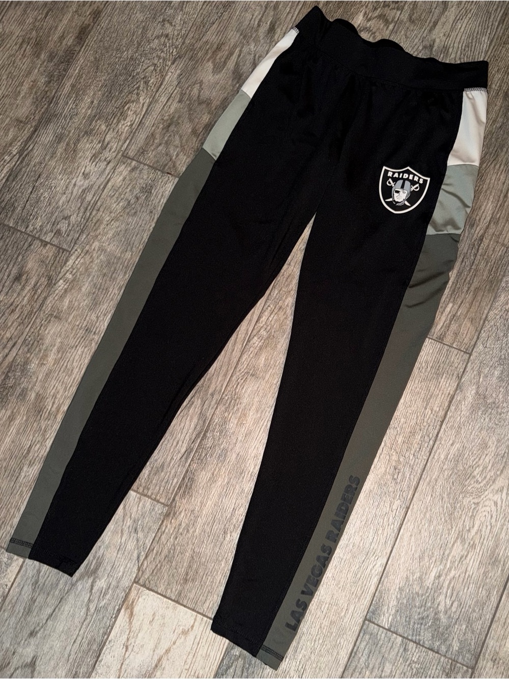 Las Vegas Raiders NFL Women’s Performance Leggings M